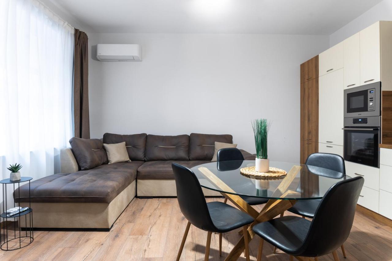 La Luna - High-End 2Bd Flat In The Top Centre By Flat Mаnager Sófia Exterior foto
