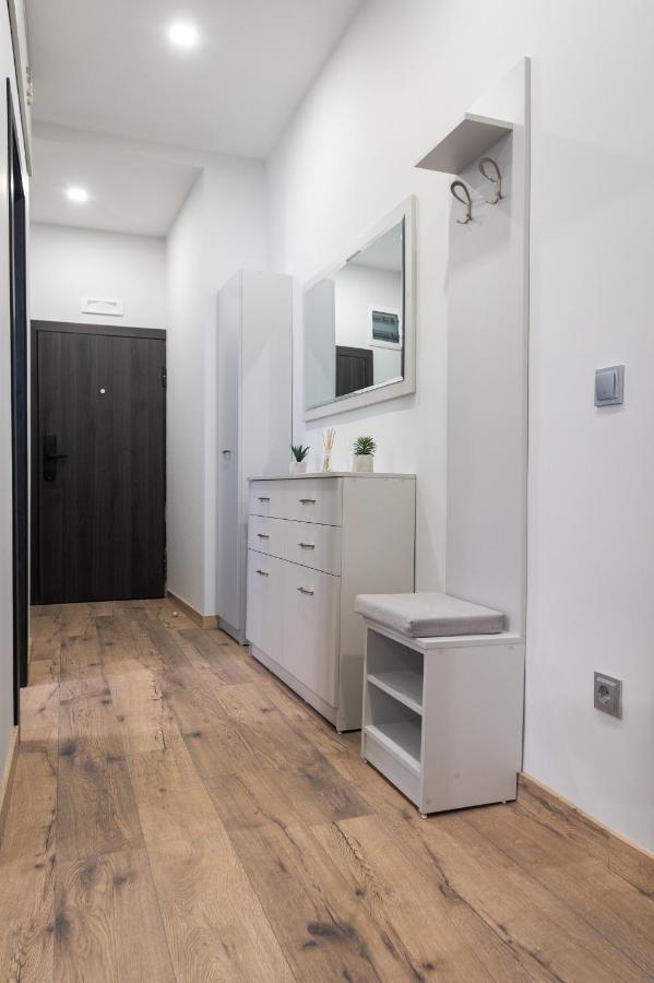 La Luna - High-End 2Bd Flat In The Top Centre By Flat Mаnager Sófia Exterior foto